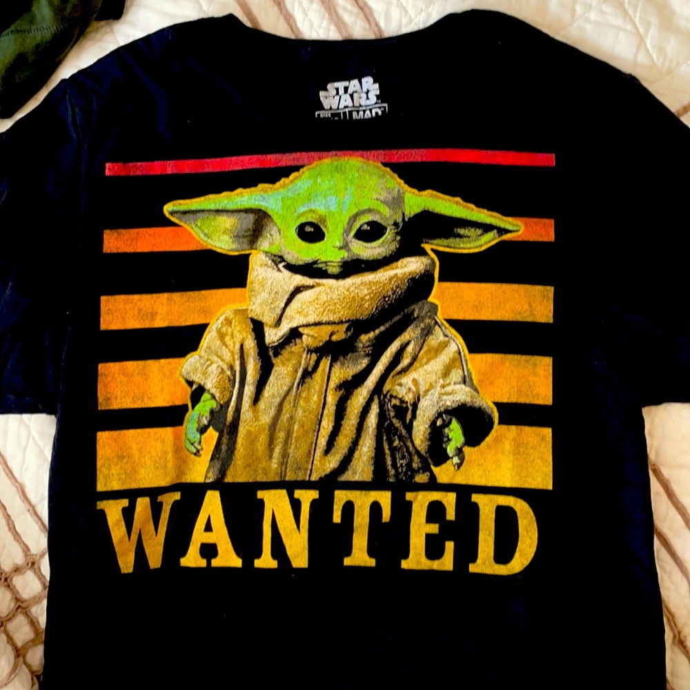 Baby Yoda Wanted Short Sleeved T-shirt Men’s Small